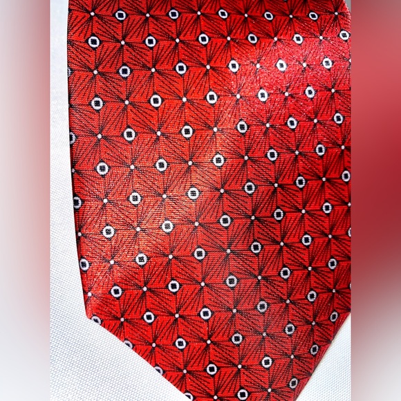 YAWEJ Classic Tie Universal Red/ Black ornaments - Picture 2 of 6